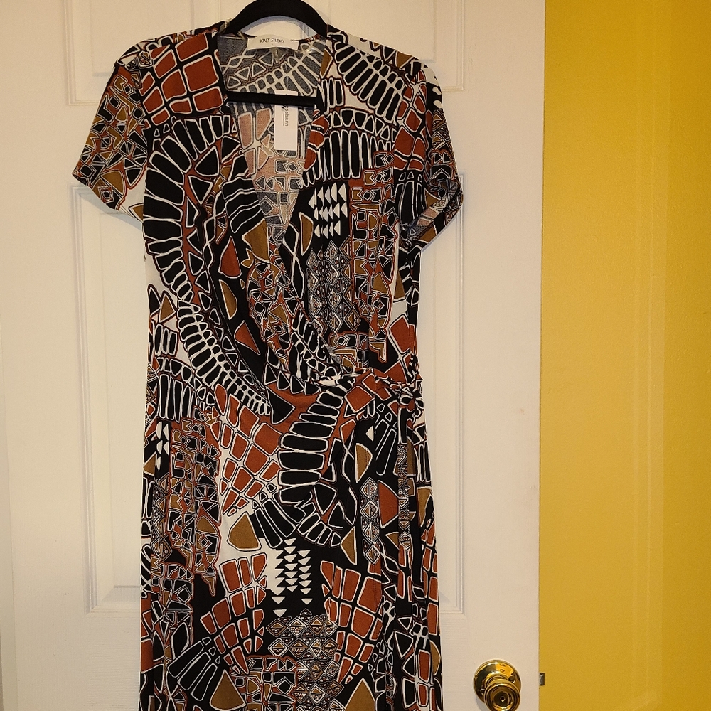 Sophisticated & comfy faux wrap dress